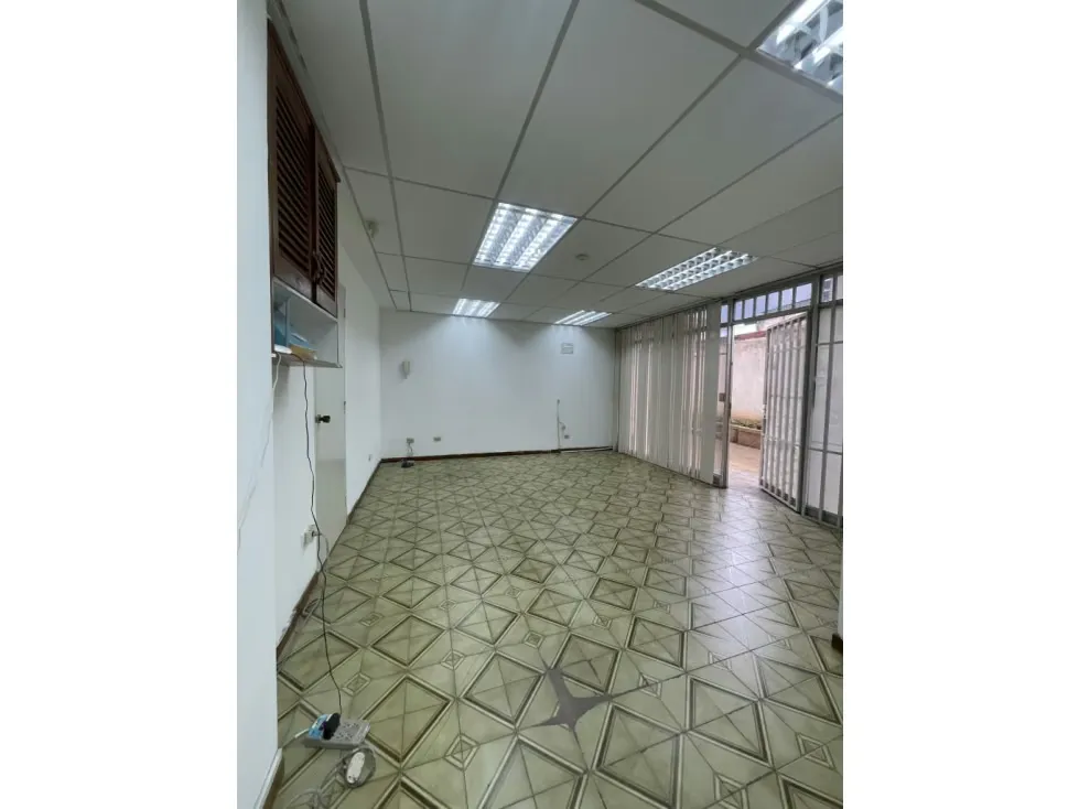 Se alquila local 34m2 Alta Florida 3585 - 3
