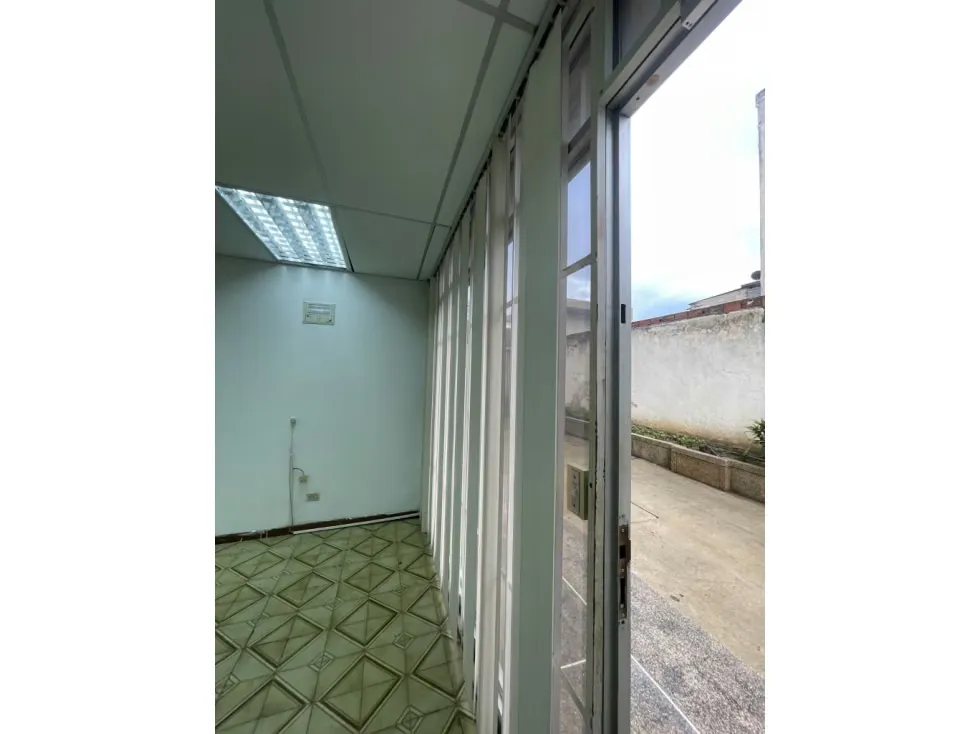 Se alquila local 34m2 Alta Florida 3585 - 6