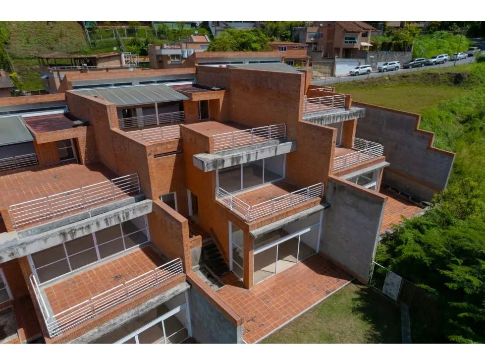 Se Vende TH 600m2-4h+1s+4b+1s+4p-Urb La Cima-Hatillo- RG - 3