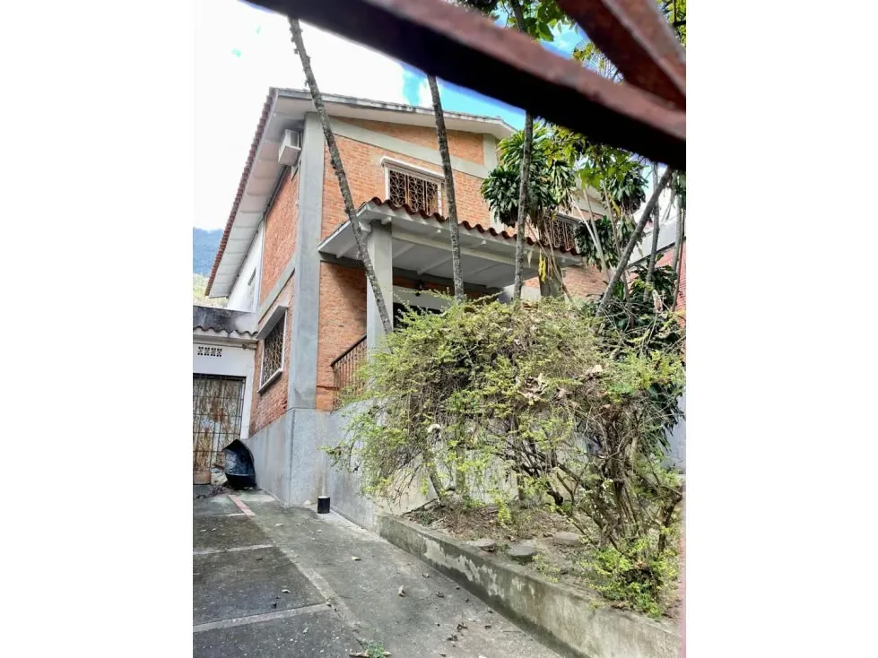 Se vende casa 261m2 Los Palos Grandes 3978