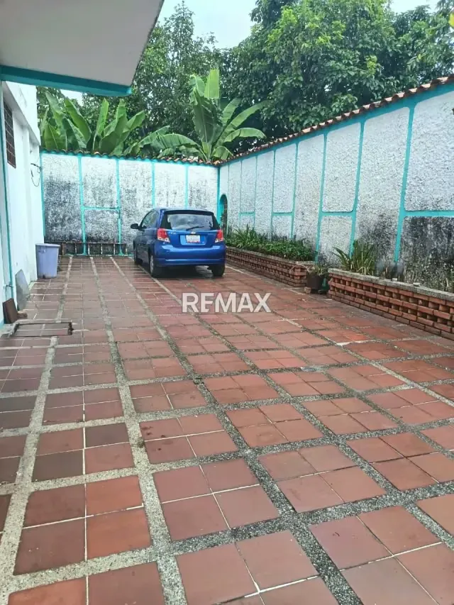 EN VENTA CASA DE 2 NIVELES UBICADA EN LA FRIA - 3