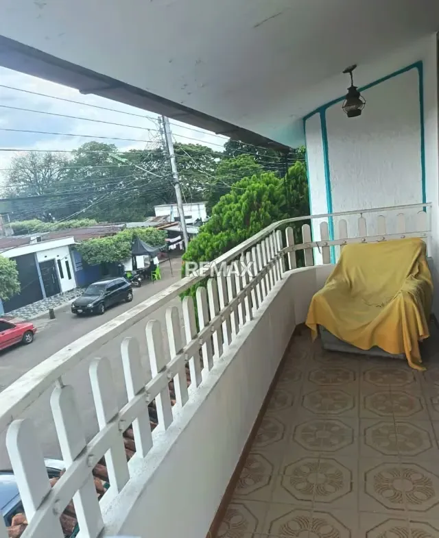 EN VENTA CASA DE 2 NIVELES UBICADA EN LA FRIA - 6