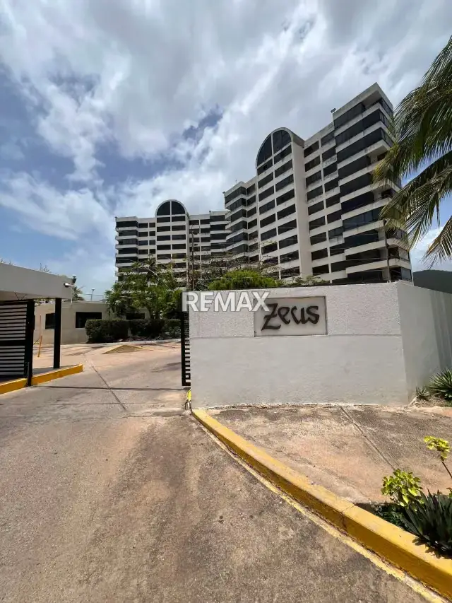 SE VENDE APARTAMENTO EN RESIDENCIA ZEUS SECTOR VENECIA LECHERÍA VENEZUELA