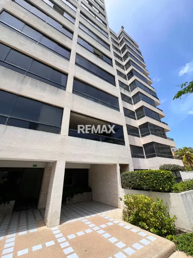 SE VENDE APARTAMENTO EN RESIDENCIA ZEUS SECTOR VENECIA LECHERÍA VENEZUELA - 3