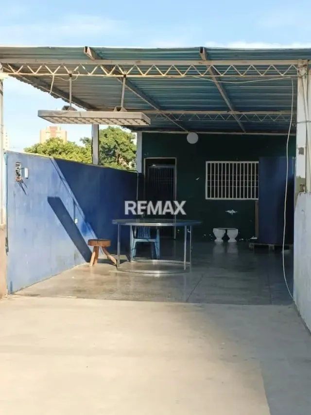 CASA COMERCIAL 3 EN 1, SECTOR VALLE FRÍO. Parroquia Santa Lucía - 2