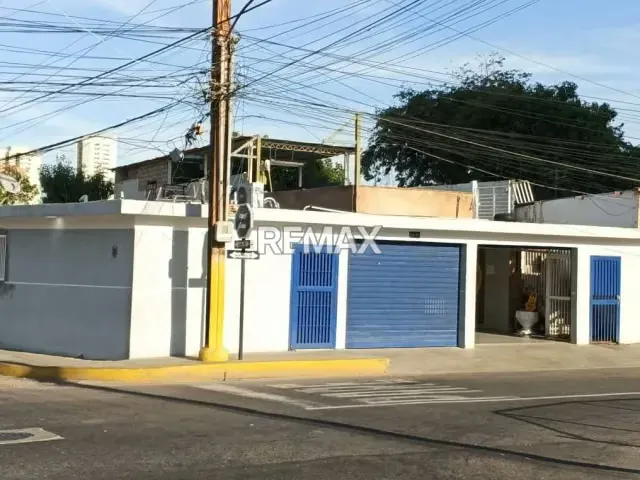 CASA COMERCIAL 3 EN 1, SECTOR VALLE FRÍO. Parroquia Santa Lucía - 9