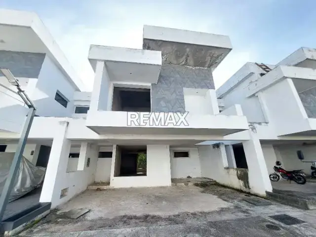 Casa en Venta en Obra Gris Urbanización Villa Paprika Av. Ppal. de Pueblo Nuevo