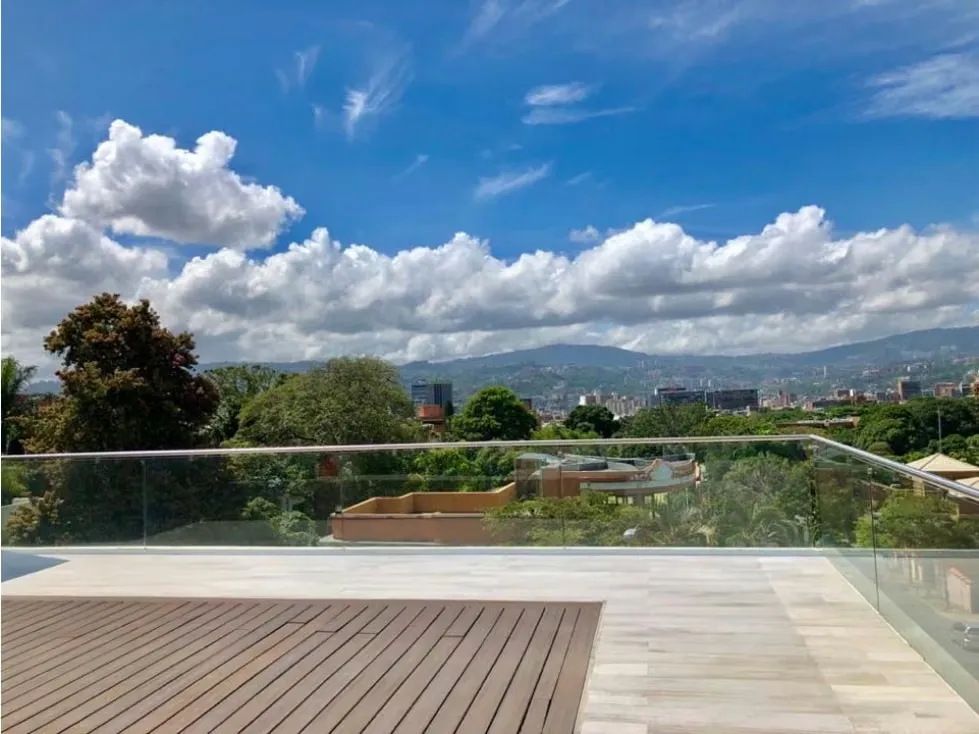 Se vende casa 1100m2 5h+2s/5.5b+s/6p Altamira 9071 - 2
