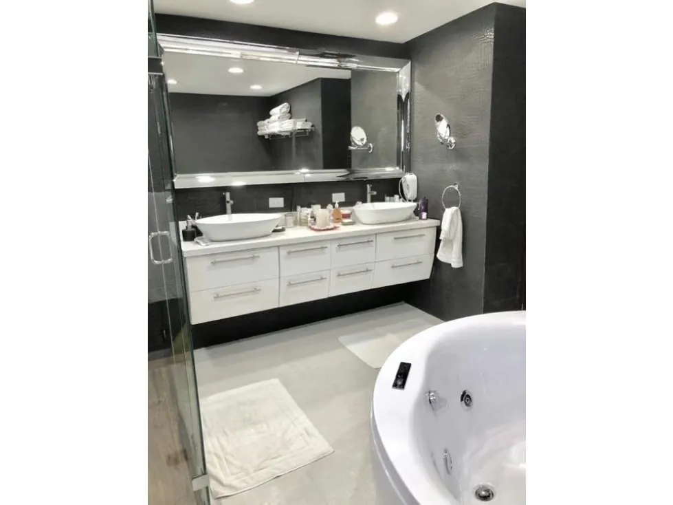 Se vende casa 1100m2 5h+2s/5.5b+s/6p Altamira 9071 - 13