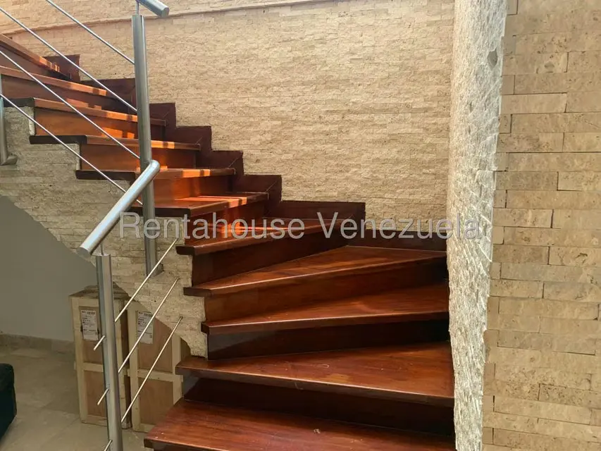 Casa (Multipes Niveles) en Venta en Alto Hatillo, Distrito Metropolitano - 11