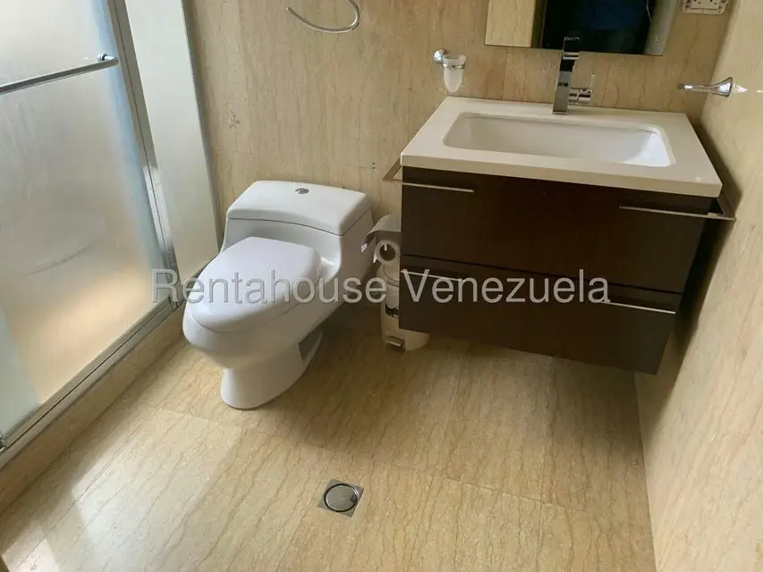 Casa (Multipes Niveles) en Venta en Alto Hatillo, Distrito Metropolitano - 37