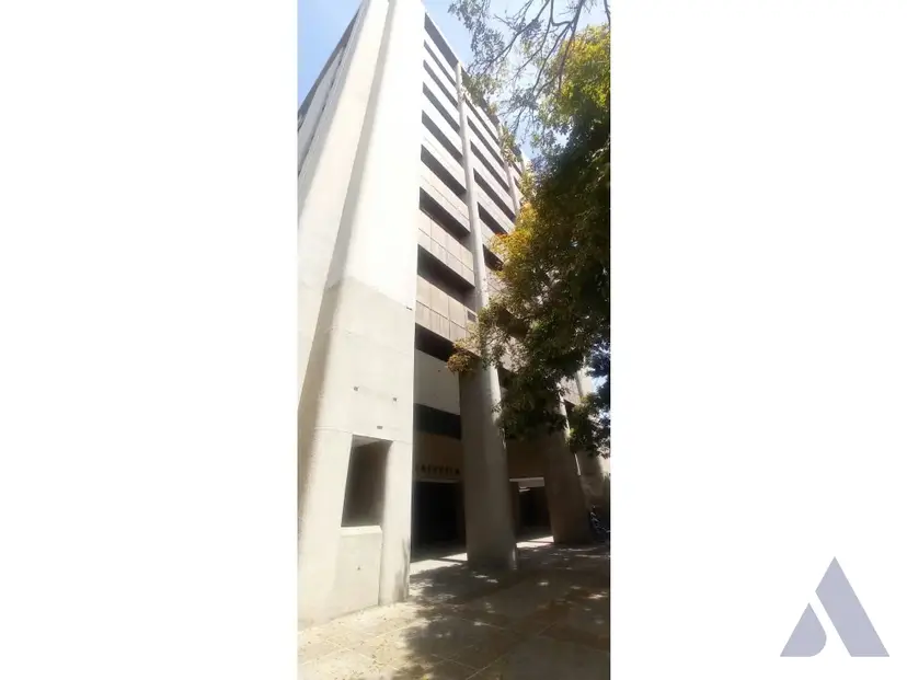 Se alquila oficina 100m2 El Rosal 2392