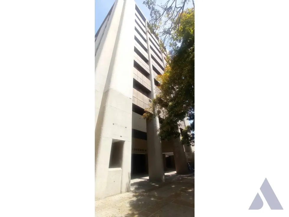 Se alquila oficina 100m2 El Rosal 2392
