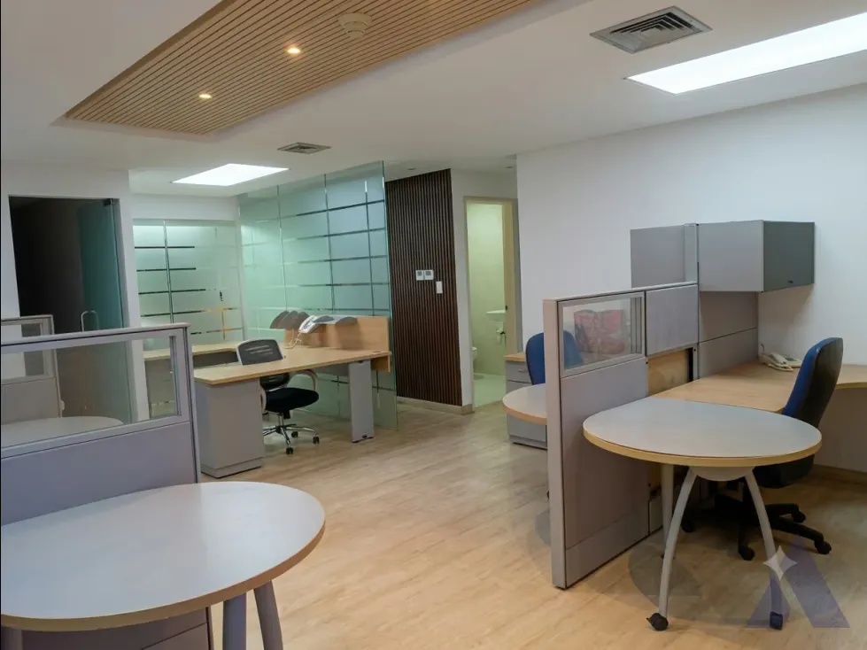 Se alquila oficina 100m2 El Rosal 2392 - 12