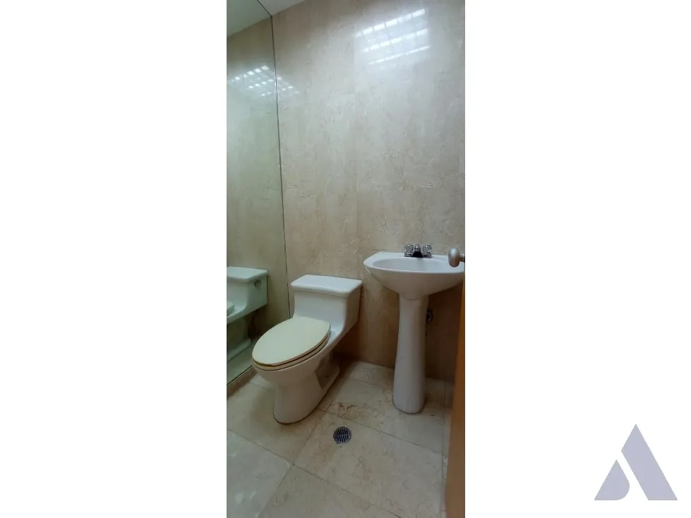 Se alquila oficina 100m2 El Rosal 2392 - 22