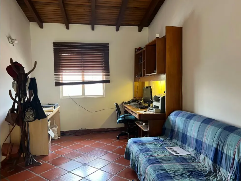 Amplia casa en venta en La Trinidad - 13