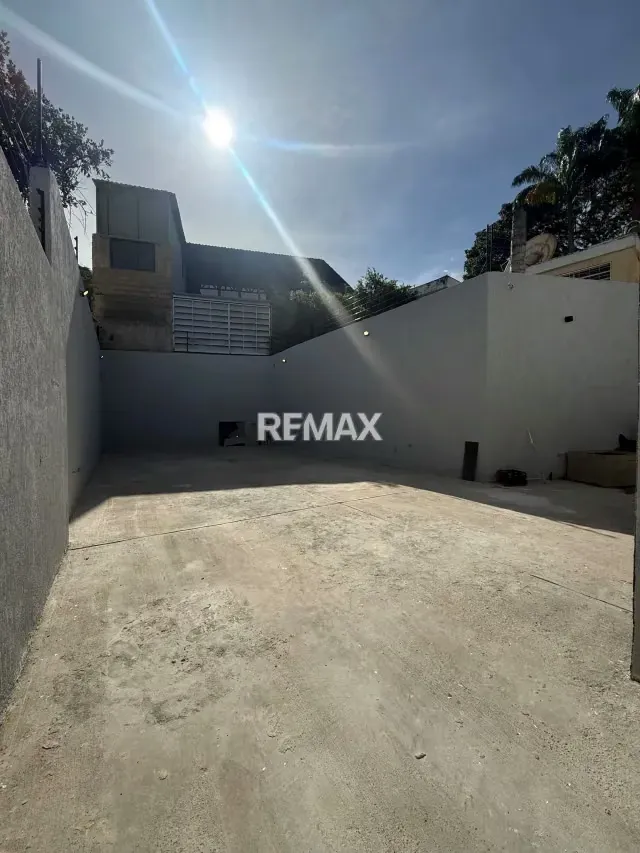Casa Comercial San Roman a Estrenar • 420m • 10 Est - 5