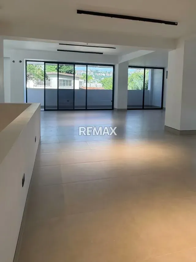 Casa Comercial San Roman a Estrenar • 420m • 10 Est - 9