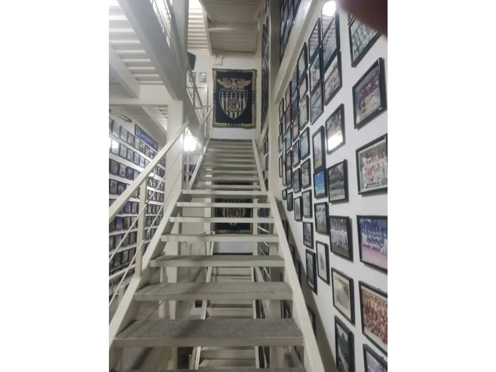 Vendo galpón 933m2 Puente Hierro 8600 - 12