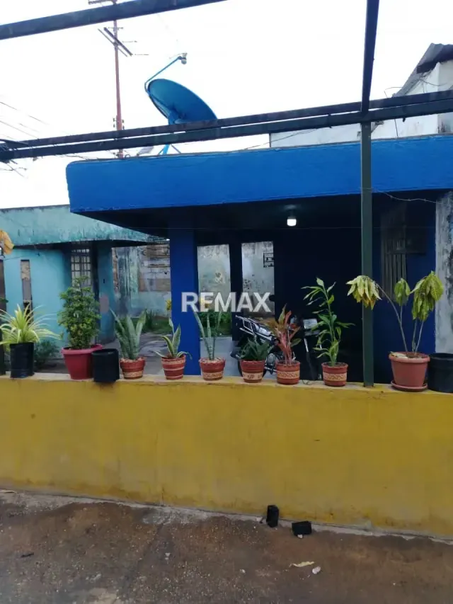 Ofrece en venta Casa con local comercial para venta de comida en la Perimetral Brisas del aeropuerto - 6