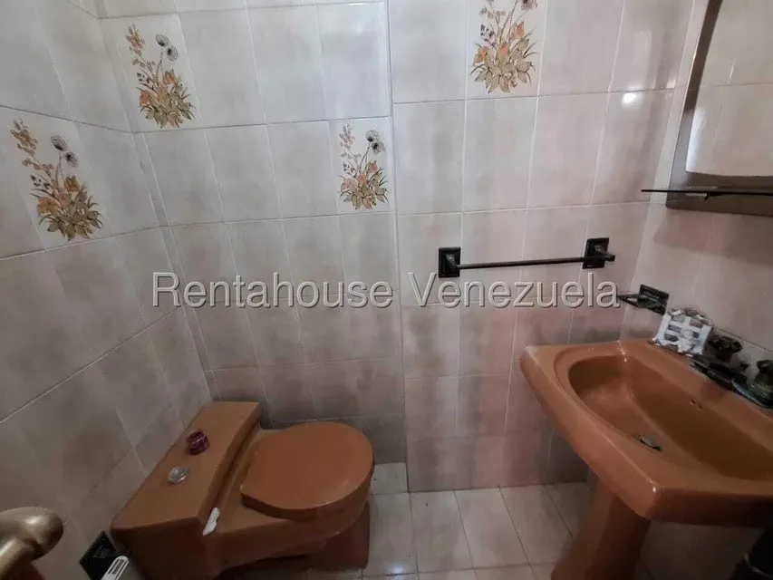 Apartamento (1 Nivel) en Venta en Colinas de Santa Monica, Distrito Metropolitano - 11