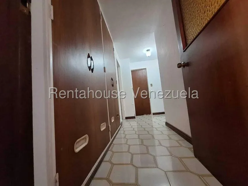 Apartamento (1 Nivel) en Venta en Colinas de Santa Monica, Distrito Metropolitano - 12