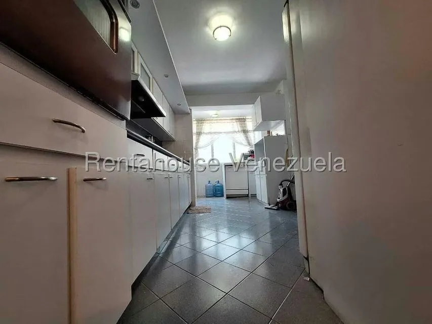 Apartamento (1 Nivel) en Venta en Colinas de Santa Monica, Distrito Metropolitano - 13