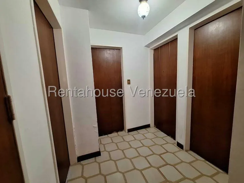 Apartamento (1 Nivel) en Venta en Colinas de Santa Monica, Distrito Metropolitano - 15