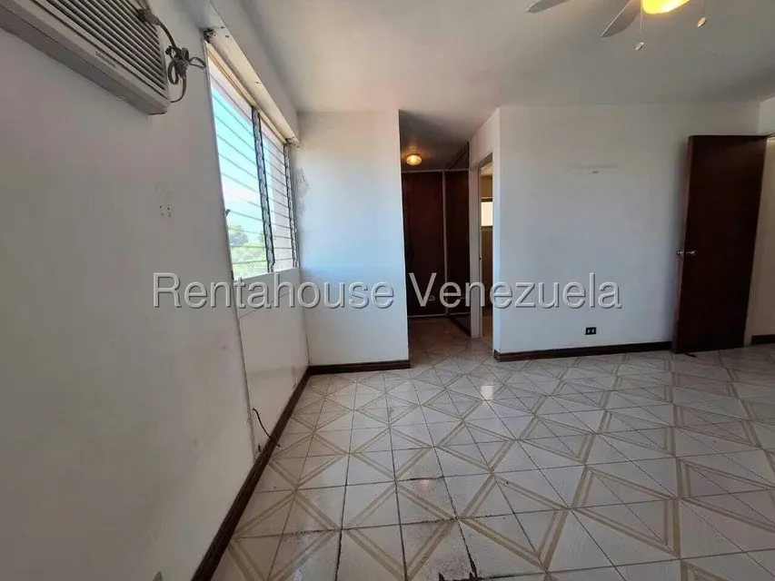 Apartamento (1 Nivel) en Venta en Colinas de Santa Monica, Distrito Metropolitano - 16