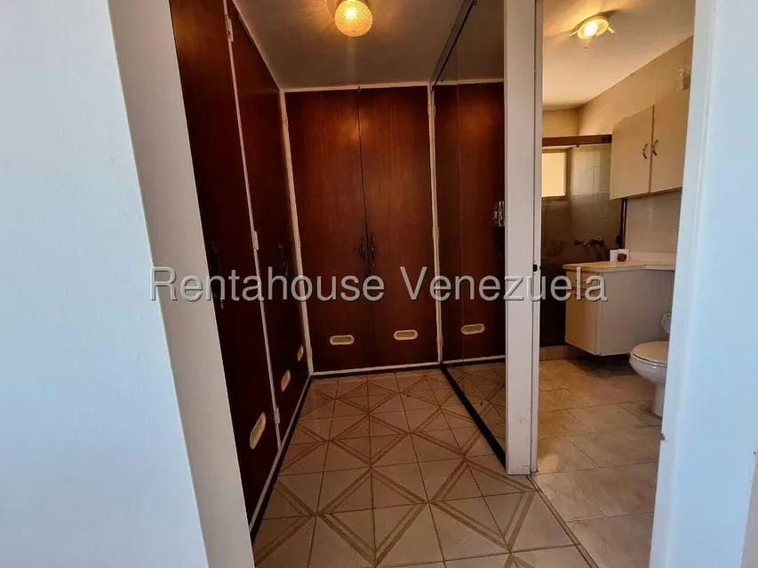 Apartamento (1 Nivel) en Venta en Colinas de Santa Monica, Distrito Metropolitano - 19