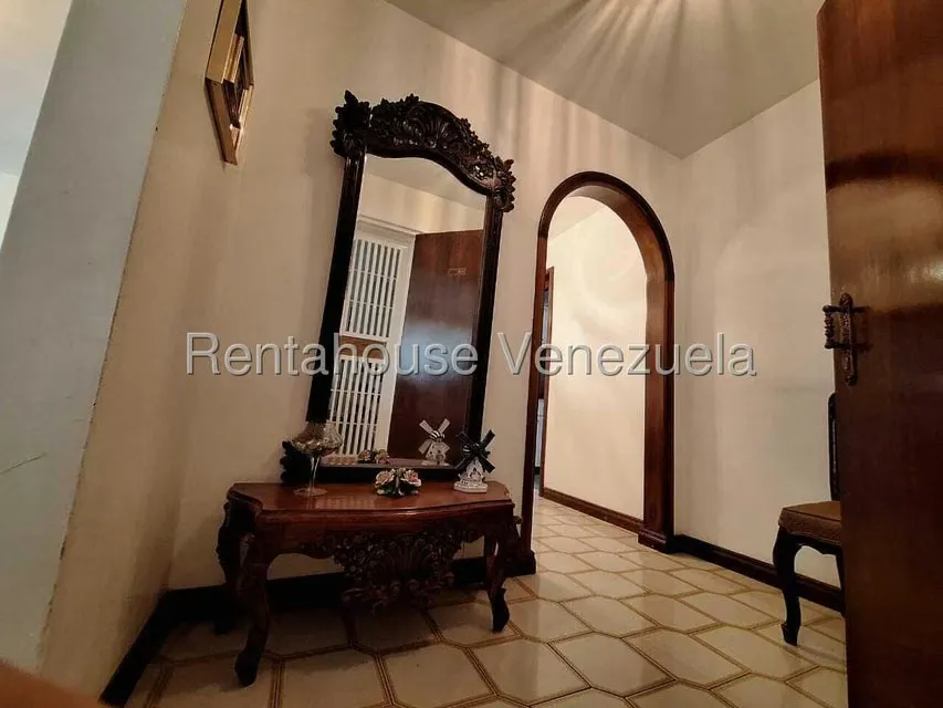 Apartamento (1 Nivel) en Venta en Colinas de Santa Monica, Distrito Metropolitano - 24