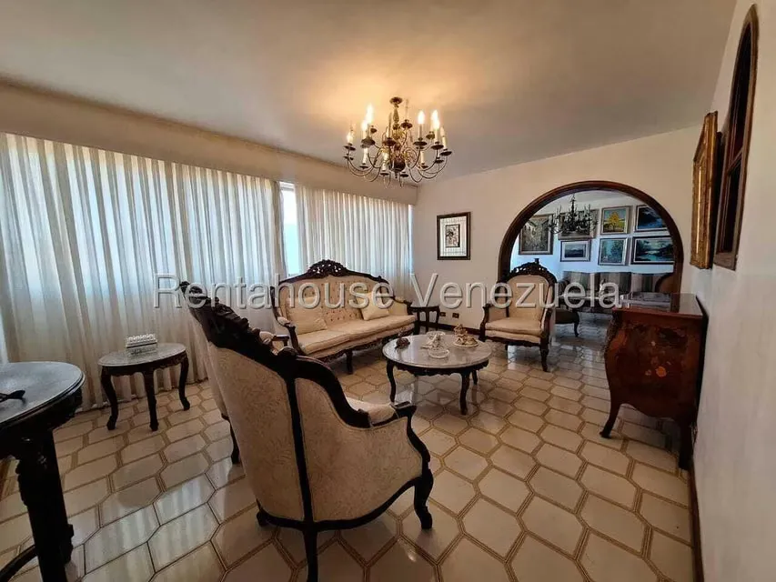 Apartamento (1 Nivel) en Venta en Colinas de Santa Monica, Distrito Metropolitano - 4
