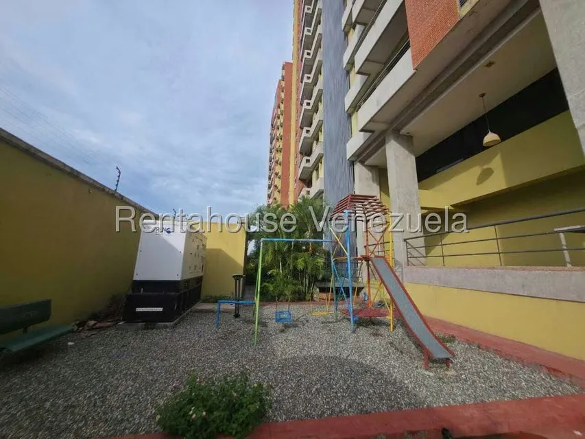 Apartamento (1 Nivel) en Alquiler en Zona Oeste, Lara - 3