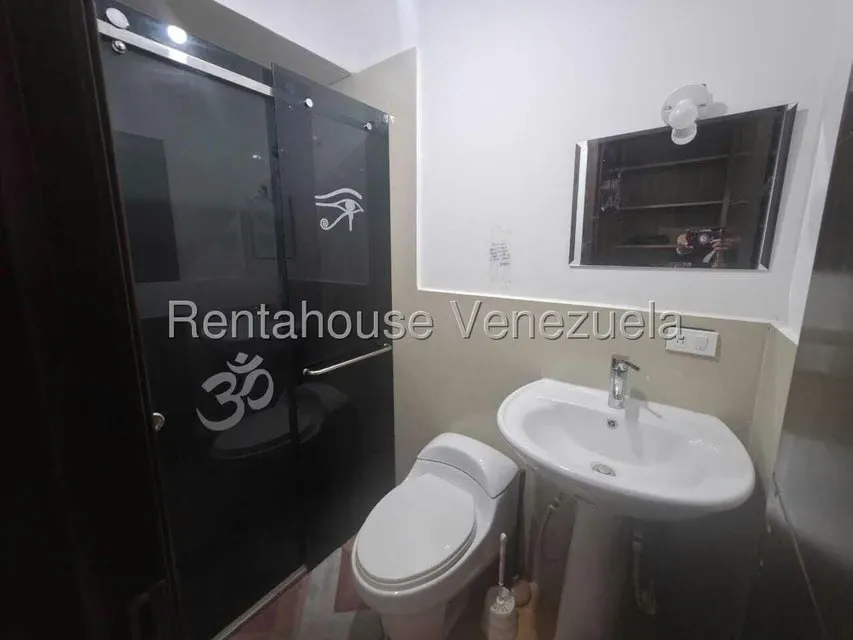 Apartamento (1 Nivel) en Alquiler en Zona Oeste, Lara - 23