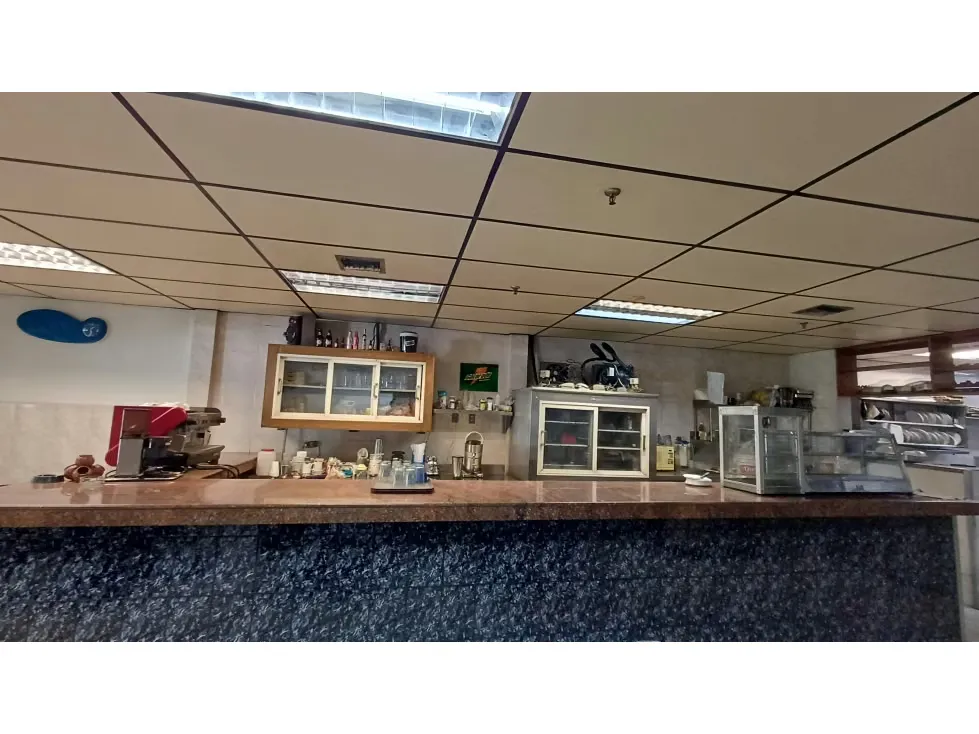 LOCAL COMERCIAL EN ALQUILER LA URBINA 174mts/4B/2PE - 5