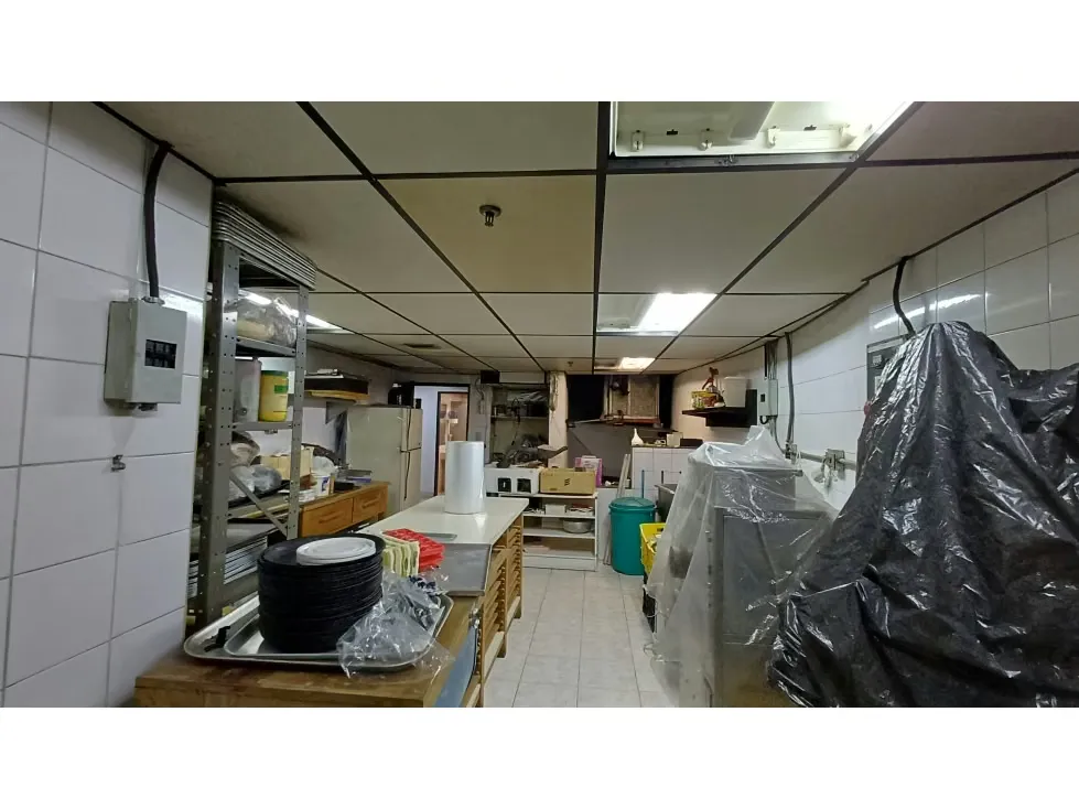 LOCAL COMERCIAL EN ALQUILER LA URBINA 174mts/4B/2PE - 7