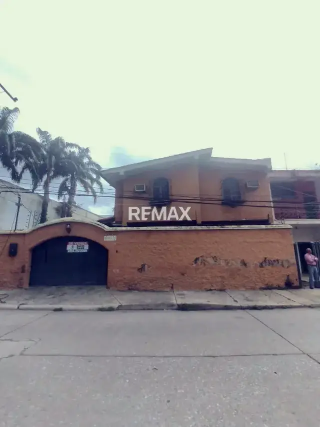 VENTA DE CASA COMERCIAL AV BOLIVAR