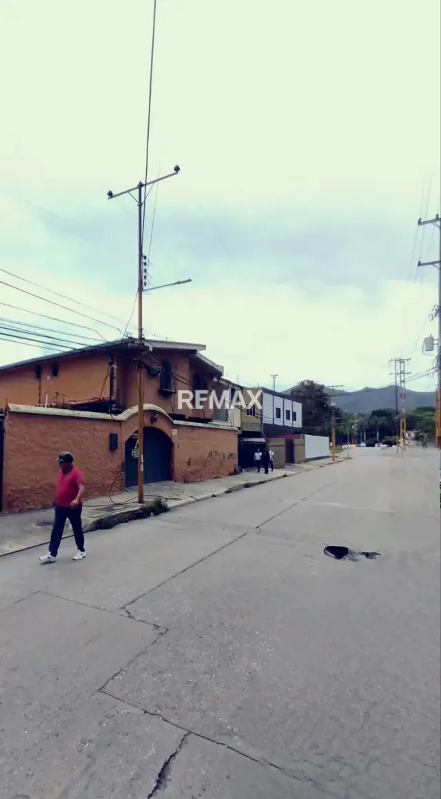 VENTA DE CASA COMERCIAL AV BOLIVAR - 2