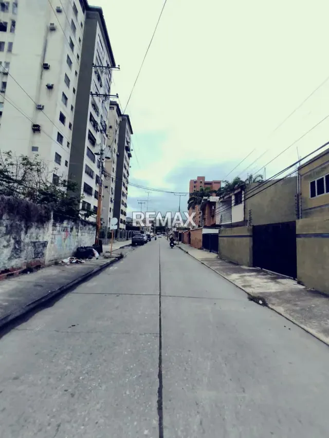VENTA DE CASA COMERCIAL AV BOLIVAR - 4