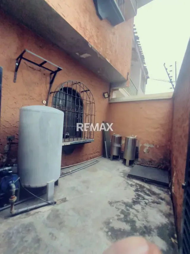 VENTA DE CASA COMERCIAL AV BOLIVAR - 5