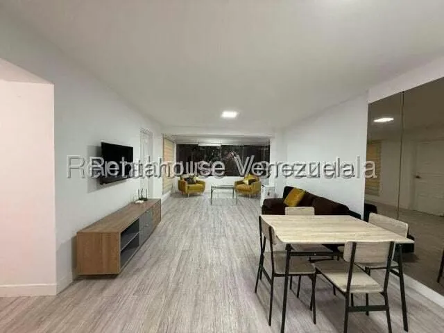Apartamento (1 Nivel) en Alquiler en Los Naranjos del Cafetal, Distrito Metropolitano - 16