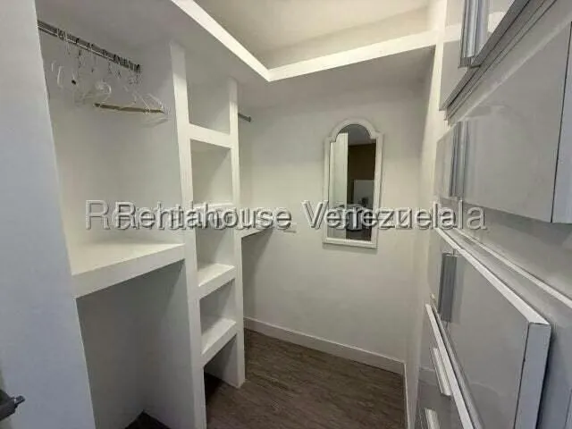Apartamento (1 Nivel) en Alquiler en Los Naranjos del Cafetal, Distrito Metropolitano - 28