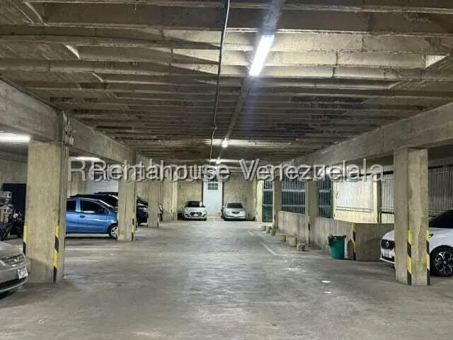 Apartamento (1 Nivel) en Alquiler en Los Naranjos del Cafetal, Distrito Metropolitano - 33