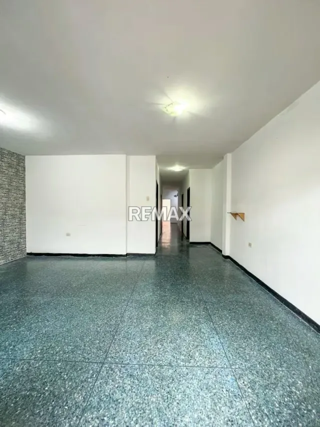 Se vende Casa de 2 niveles, BIFAMILIAR Sector Llano La Cruz Cordero - 3