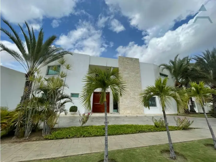 Se vende Villa en Lecheria , Edo. Anzoategui / 1360m² - 6h+s/7b+s/8pe