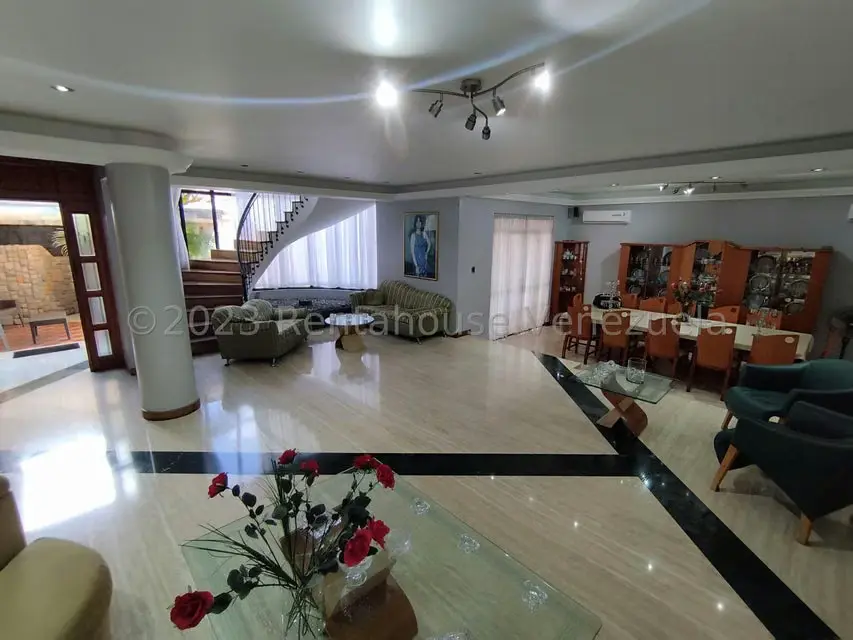 Casa (Multipes Niveles) en Venta en Macaracuay, Distrito Metropolitano - 11
