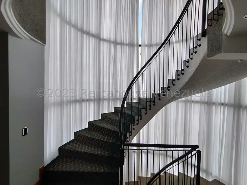 Casa (Multipes Niveles) en Venta en Macaracuay, Distrito Metropolitano - 13