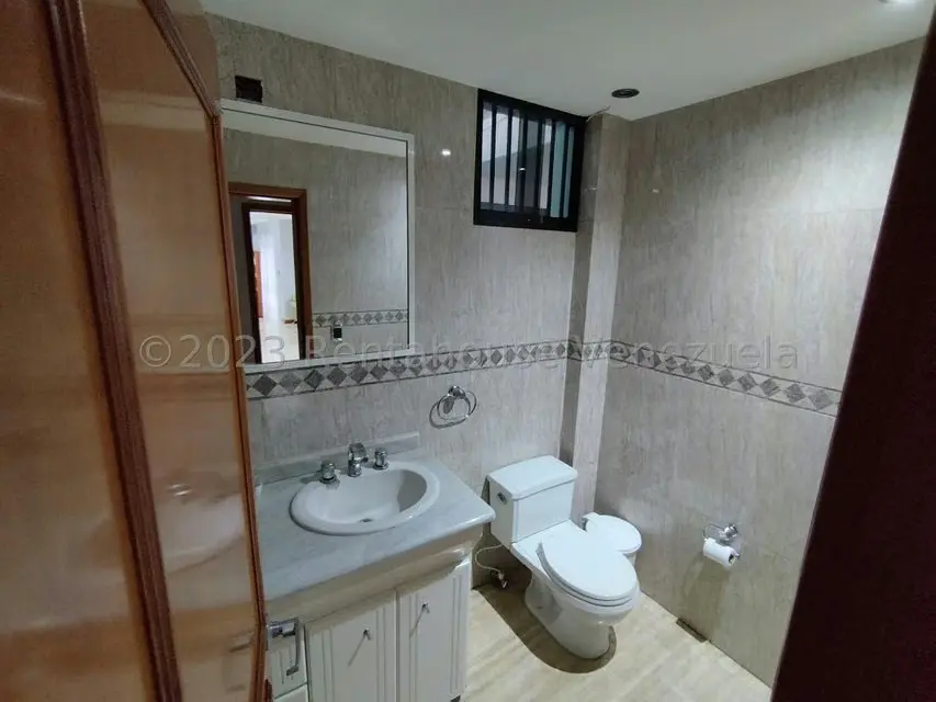Casa (Multipes Niveles) en Venta en Macaracuay, Distrito Metropolitano - 25
