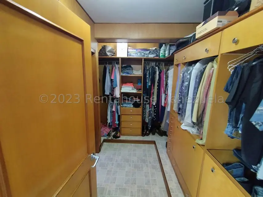 Casa (Multipes Niveles) en Venta en Macaracuay, Distrito Metropolitano - 26