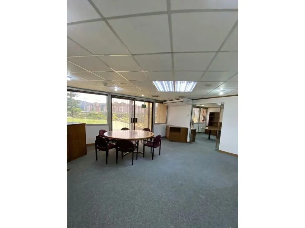 OFICINA EN ALQUILER 236 M2 - URB. LOS RUICES
